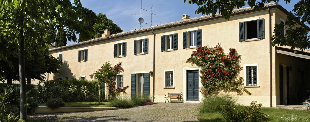 Casa Ezelina Appartamenti Pesaro Buitenkant foto