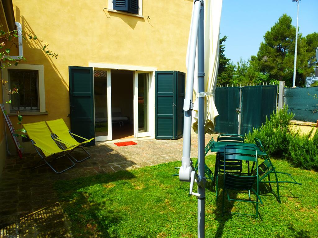 Casa Ezelina Appartamenti Pesaro Buitenkant foto