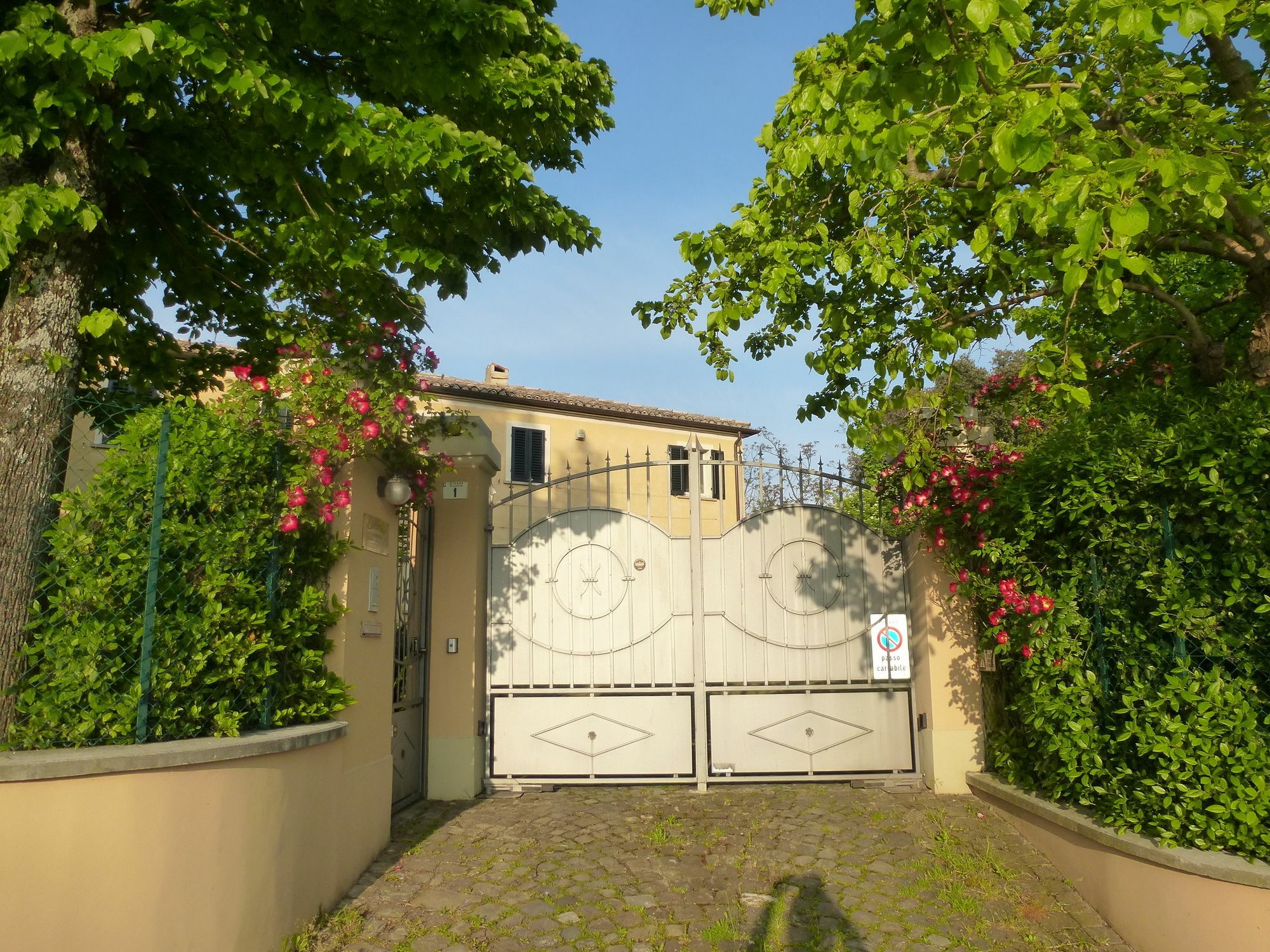 Casa Ezelina Appartamenti Pesaro Buitenkant foto